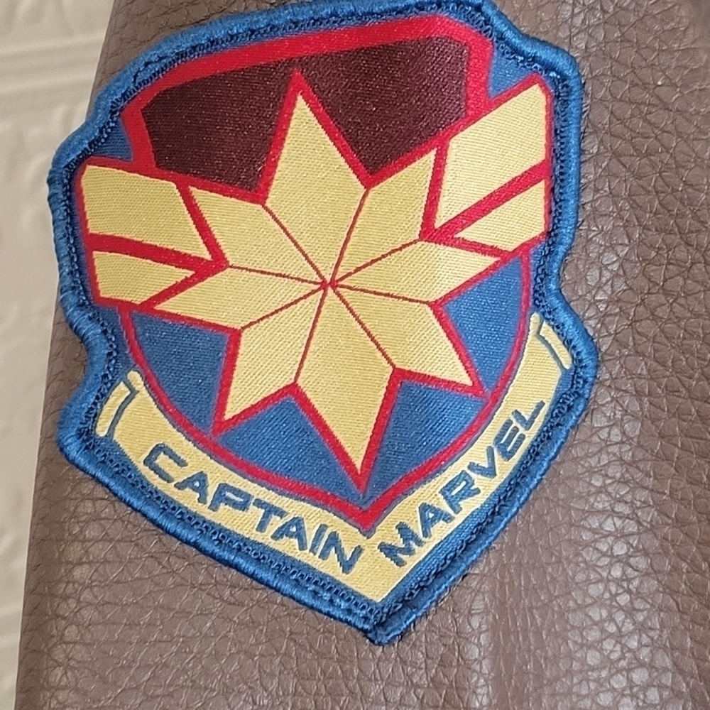 Captain Marvel jacket - Picture 7 of 7
